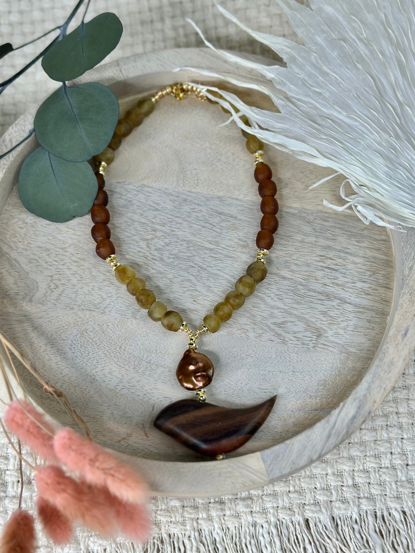 Woody bird necklace