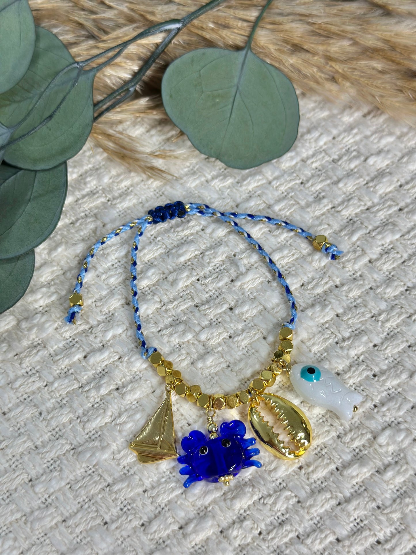 Oceanía Multi charm bracelet