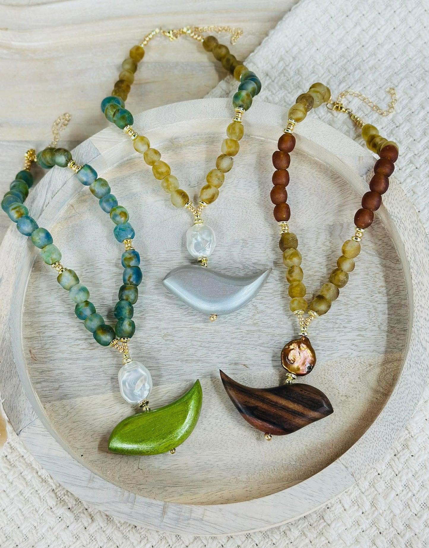 Woody bird necklace