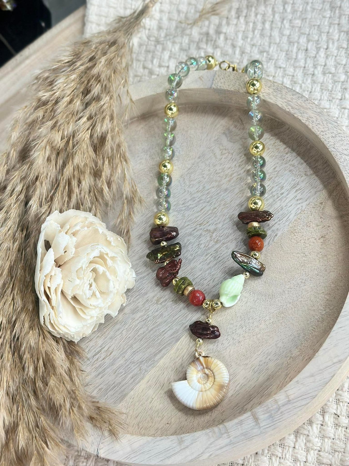 Caracola necklace