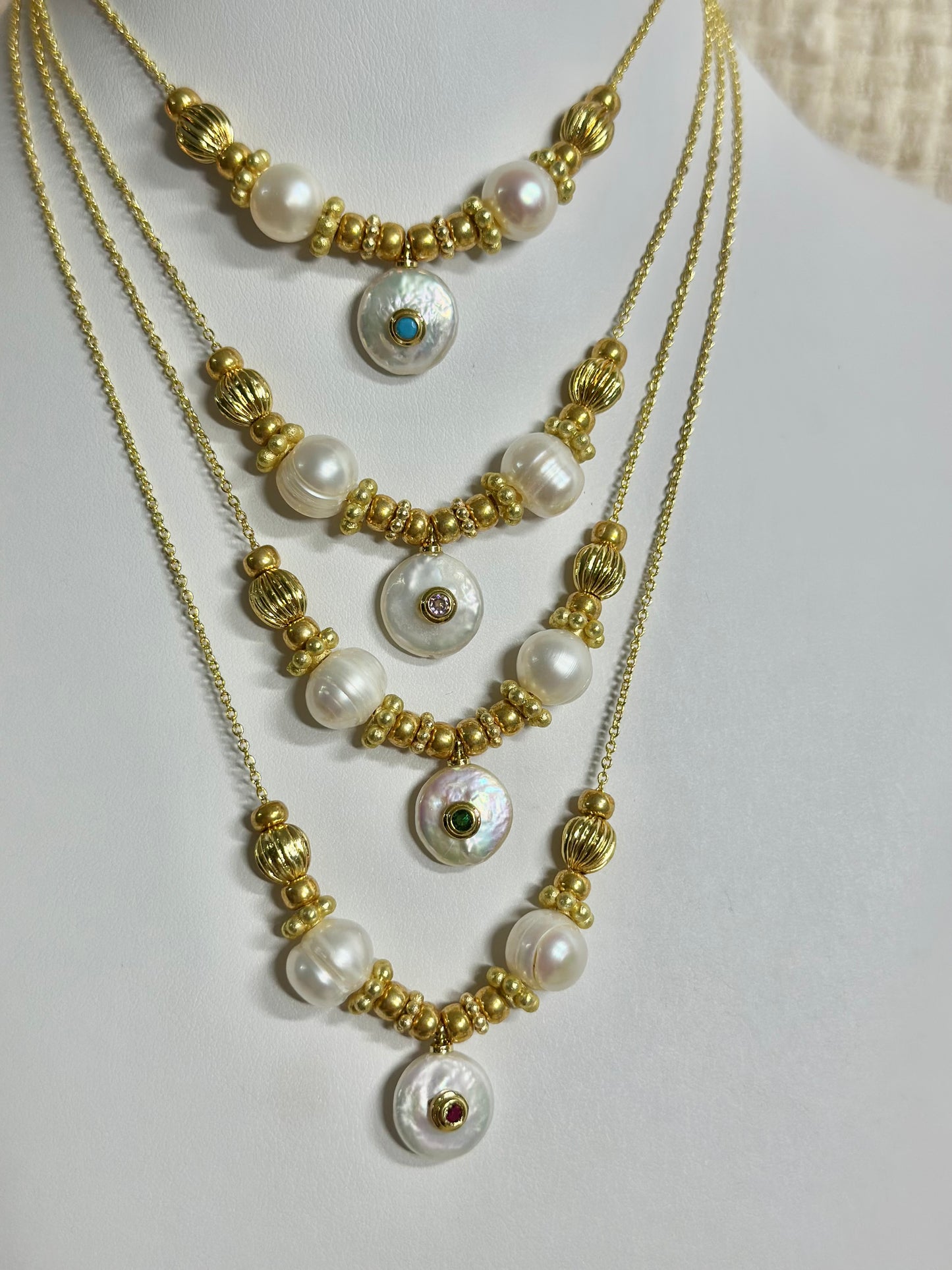 Pearls circle necklace