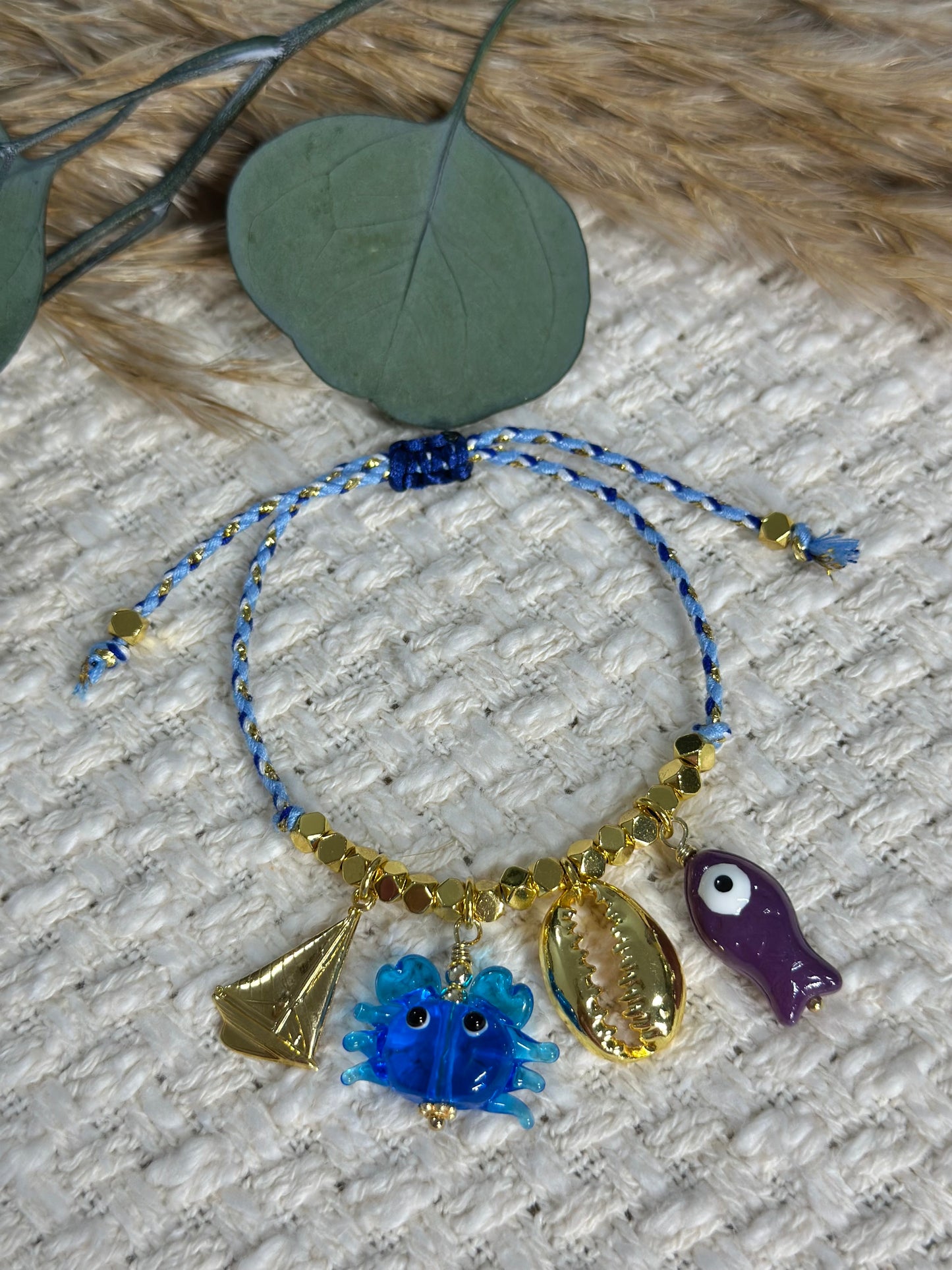 Oceanía Multi charm bracelet