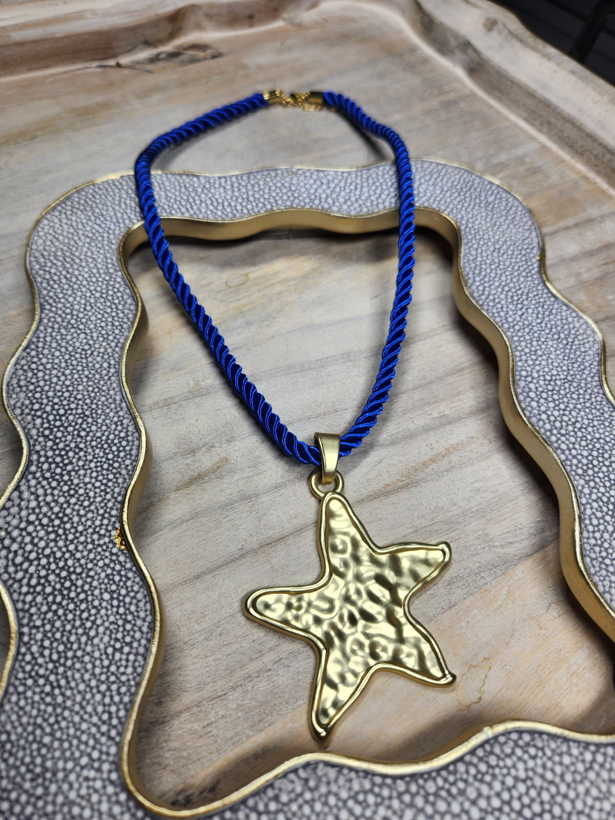 Encanto dorado necklace