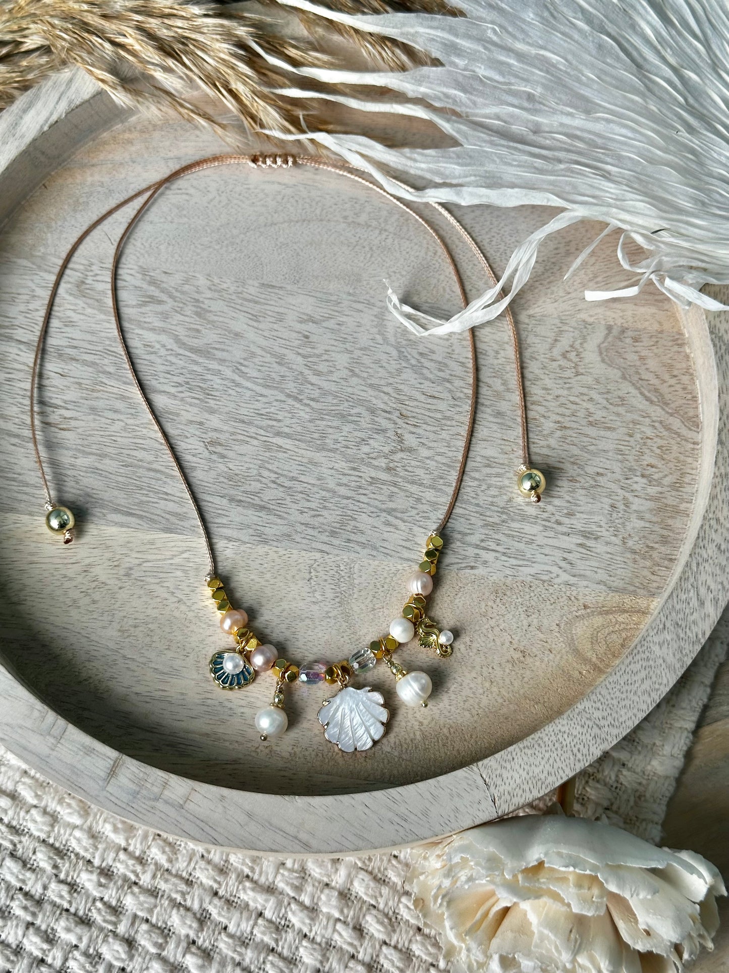 Pearly ocean necklace