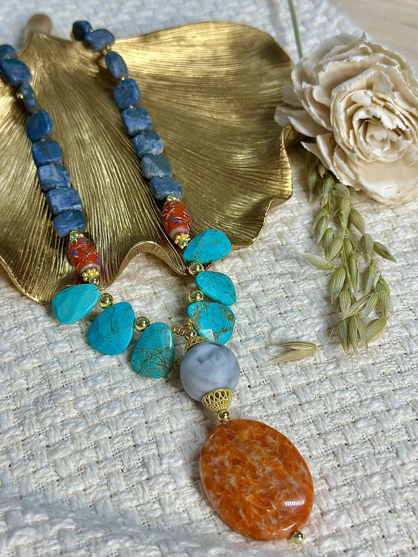 Glamy long necklace