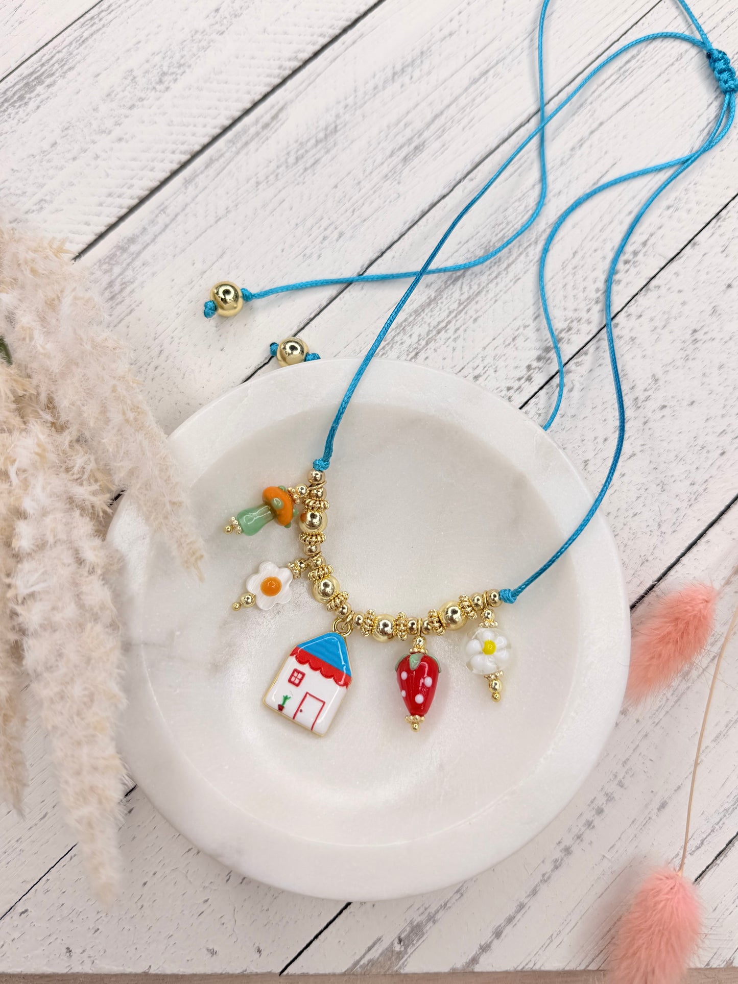 Sweet home necklace