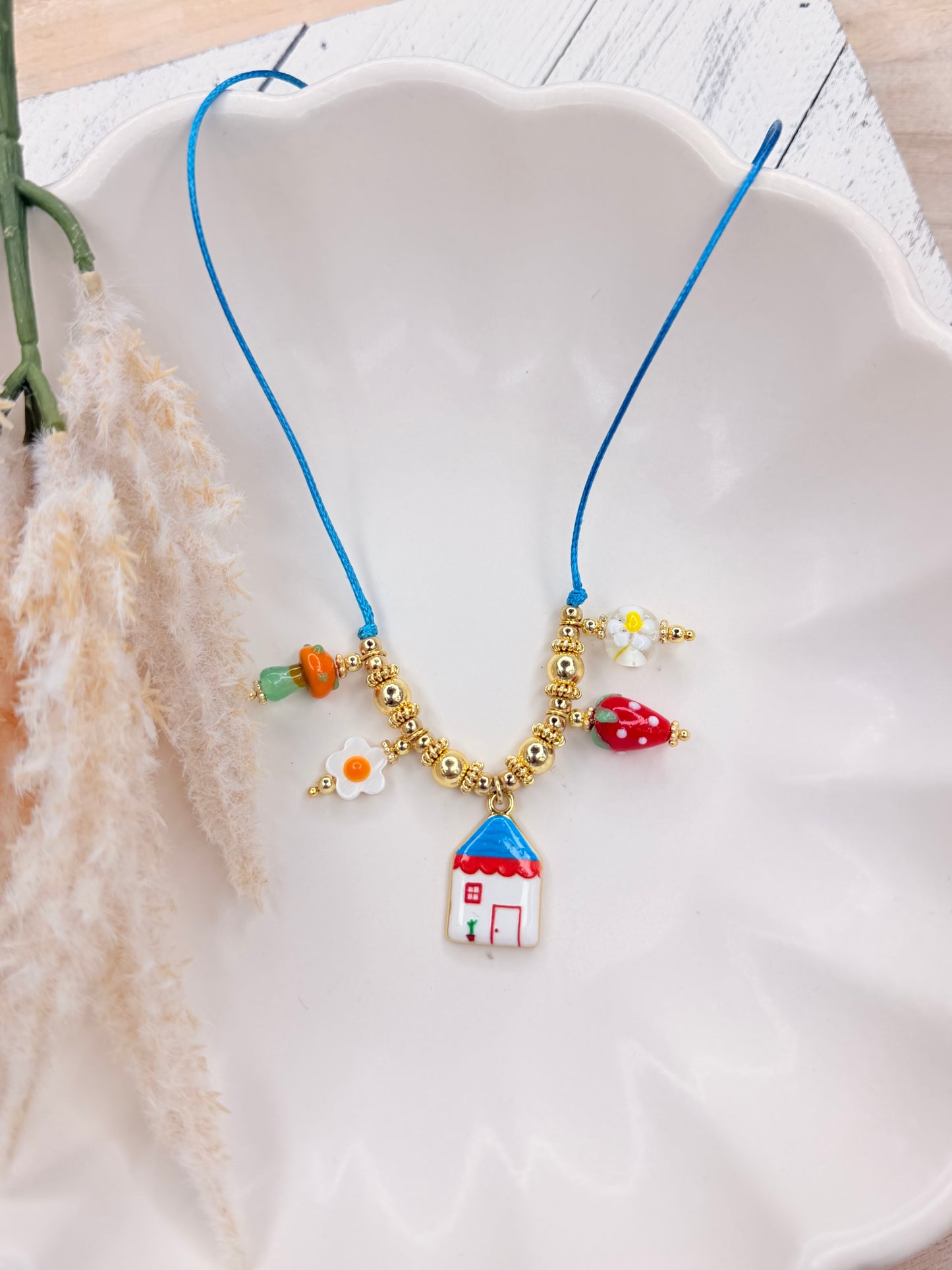 Sweet home necklace
