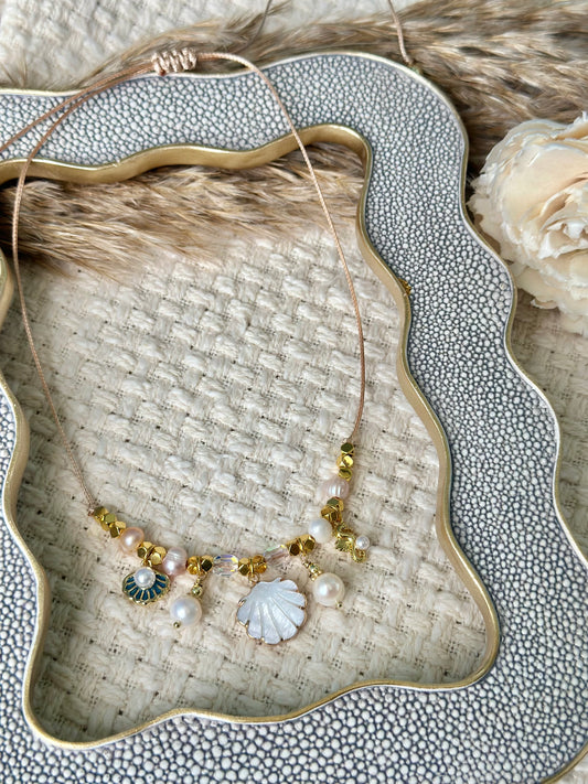 Pearly ocean necklace