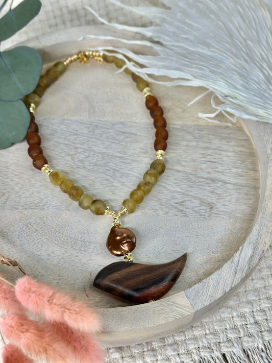 Woody bird necklace