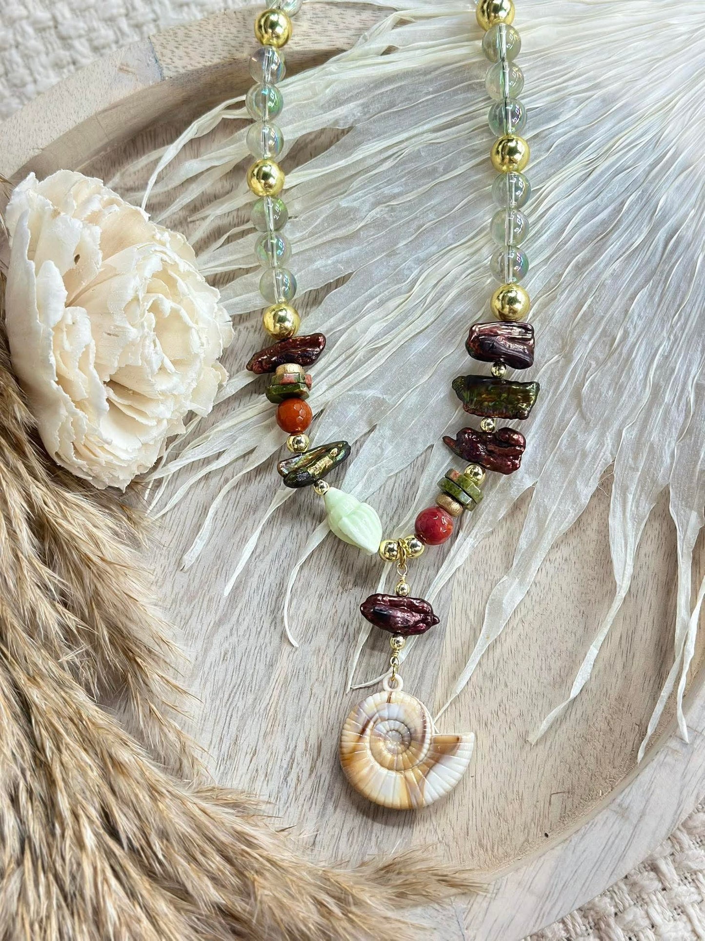 Caracola necklace