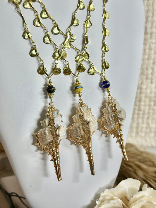 Sea waves necklace