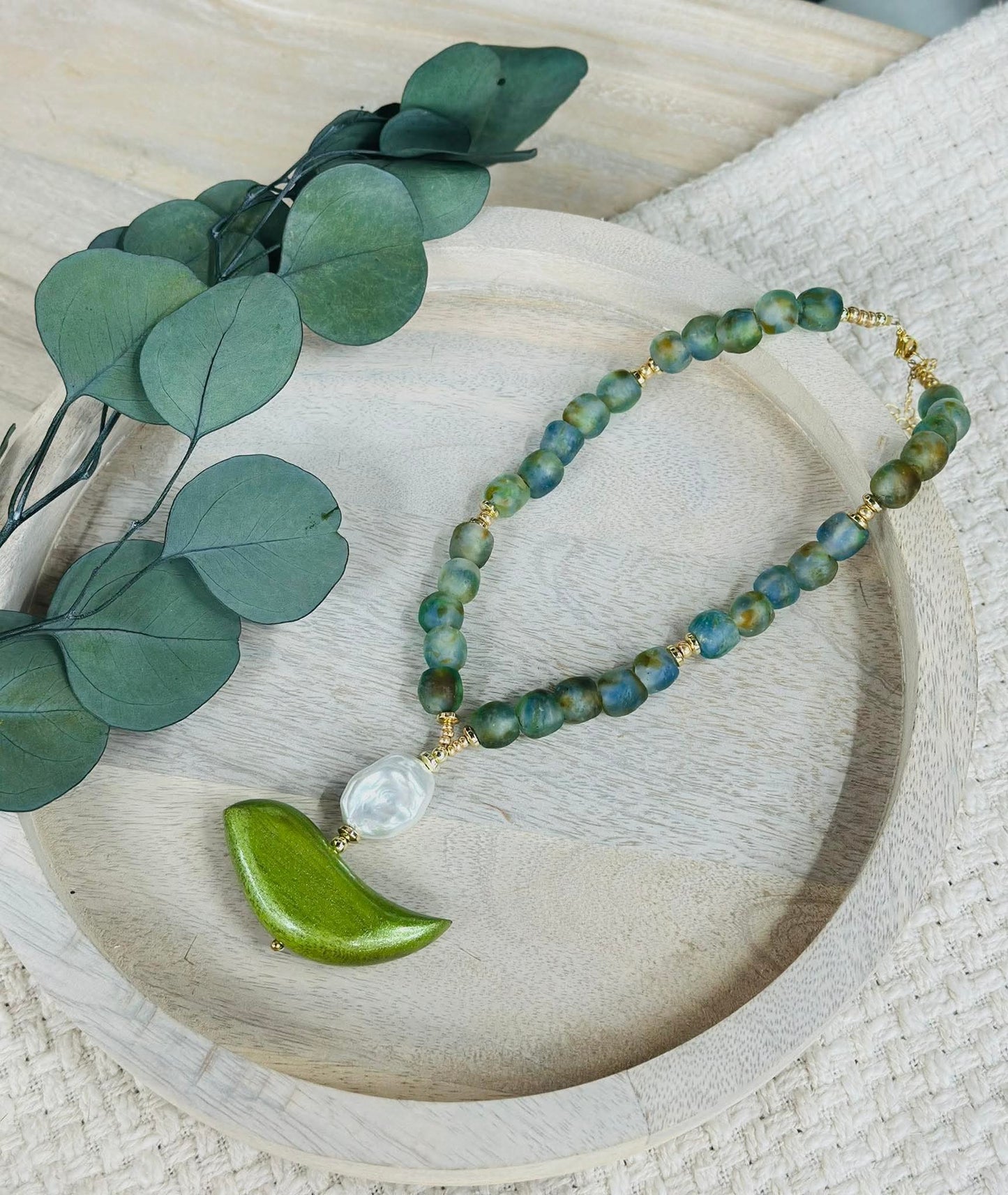 Woody bird necklace